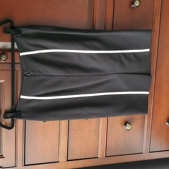 Sandra Augelazzi - Black suit with white stripe ribbons. Only worn a few times. - Picture 8 of 10